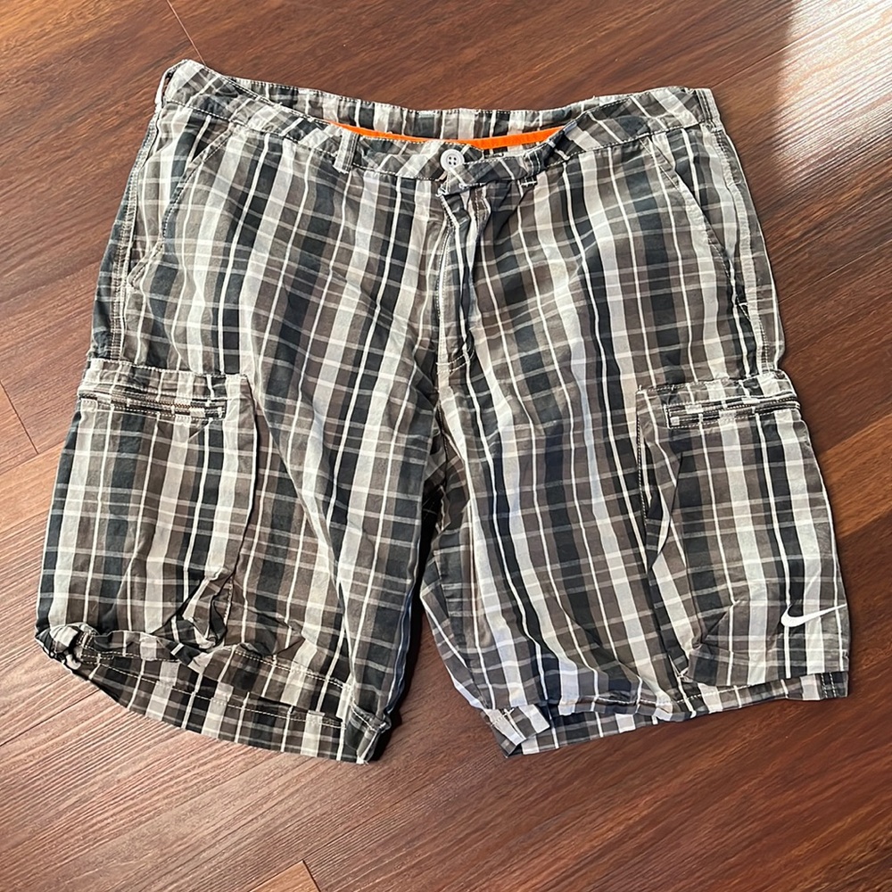 Nike, the athletic department, men’s black/grey shorts, size 34